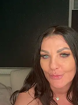 Nola_Luxx-offiziell live sex cam