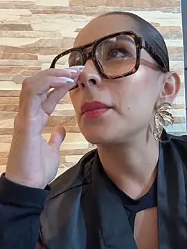 Mau_White live sex cam