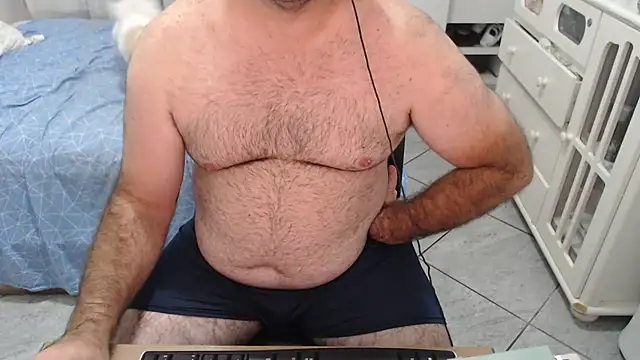 MysterBearMG live sex cam