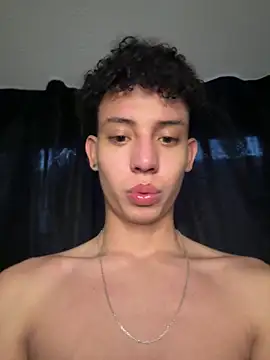 yoursexyjose live sex cam