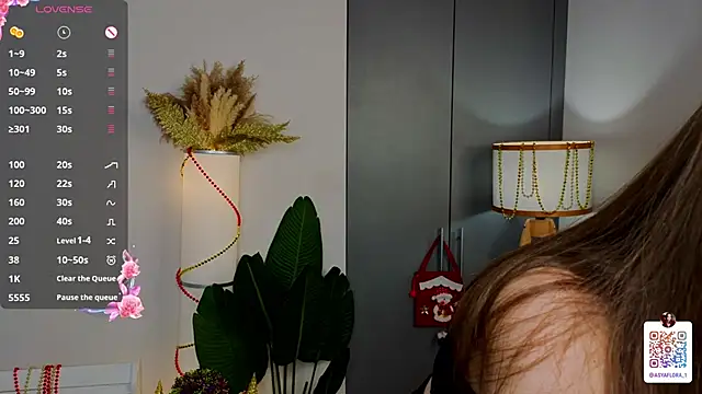 ShannaRois's cam snapshot