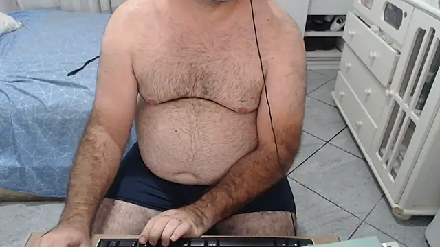 MysterBearMG live sex cam