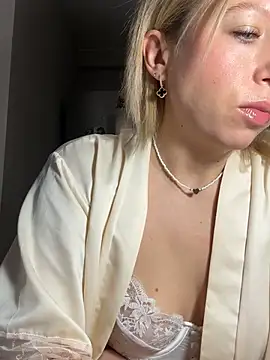 Kittie_Valentine's cam snapshot