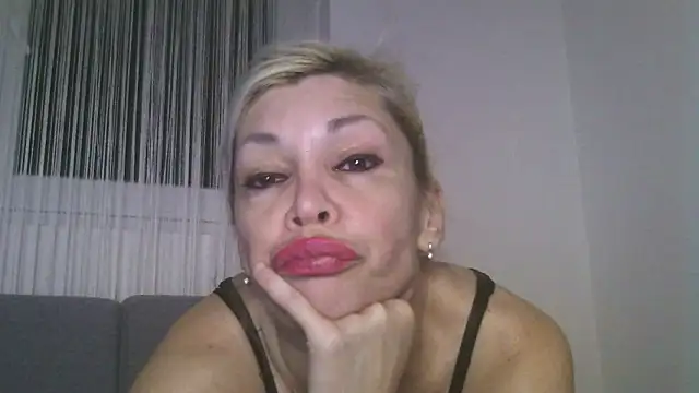 EvaaMina's cam snapshot