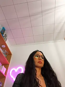 Naughty-Jessie live sex cam