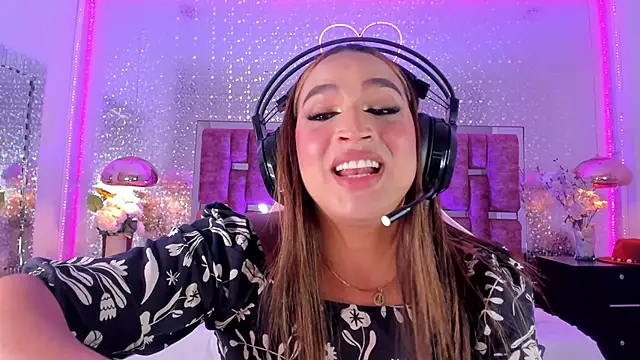 KylieVictoria live sex cam