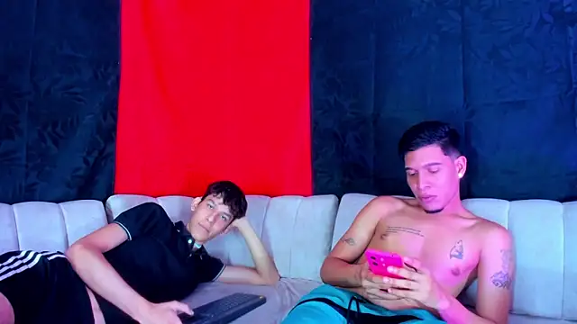 Pleasure_boys_hot's cam snapshot