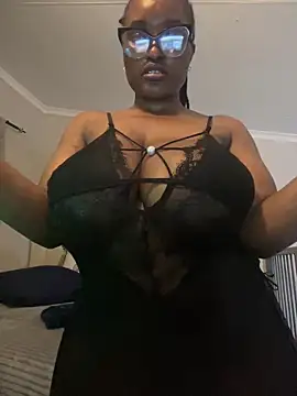 Bustygoddess32 live sex cam