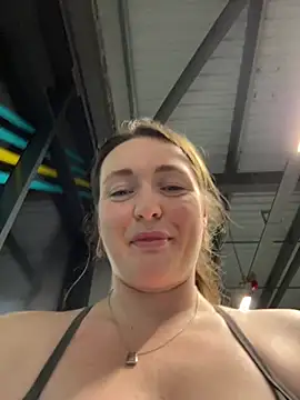 BustyBonnieUK live sex cam