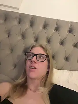 RosieLovexoxx's cam snapshot