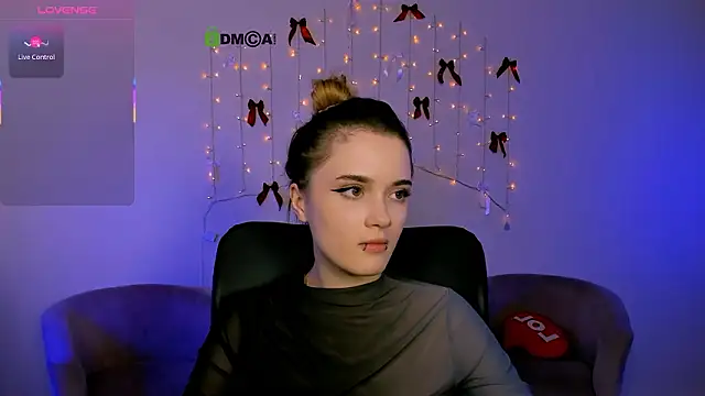 liana_kisses's cam snapshot