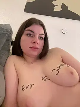 EllyNora live sex cam