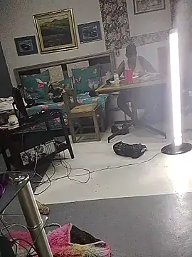 MassiveBoobsxxxx's cam snapshot