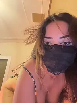 Lola-Bee's cam snapshot