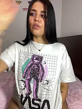 sophyy_white's cam snapshot