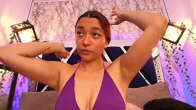 charlotte_bluee's cam snapshot