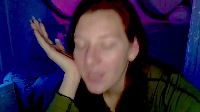 Lily_Ember's cam snapshot