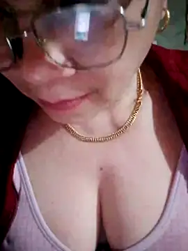 small-house123's cam snapshot