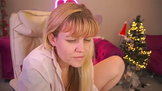 BellaLaPetit's cam snapshot