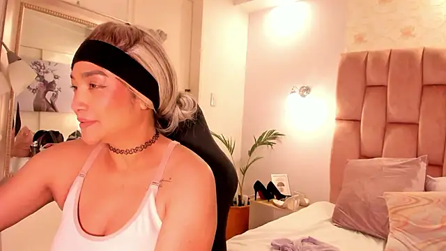 aishathornee live sex cam