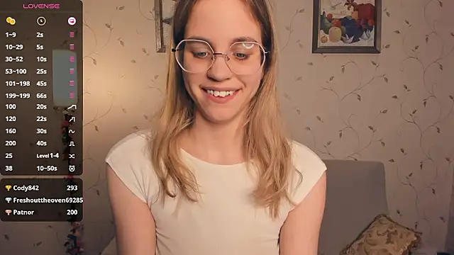 JoanBaggott's cam snapshot