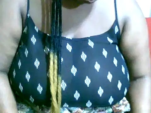 LICIOUSEBOOBSXX live sex cam