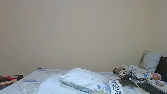 pussified_shawrie01's cam snapshot