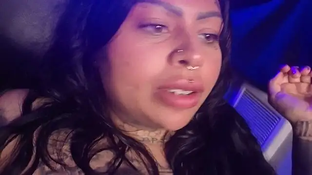 chicanachic13's cam snapshot