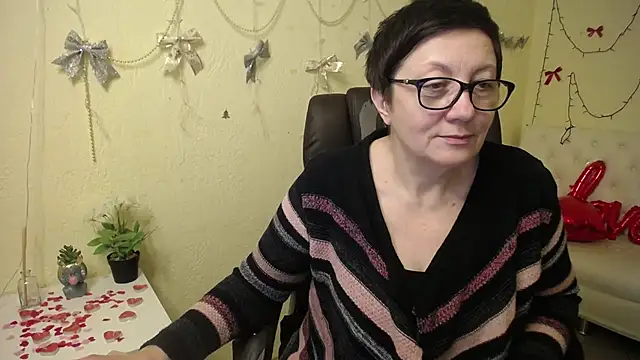 EmilyL0ve's cam snapshot