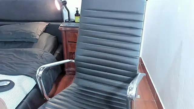 AshlyViper's cam snapshot