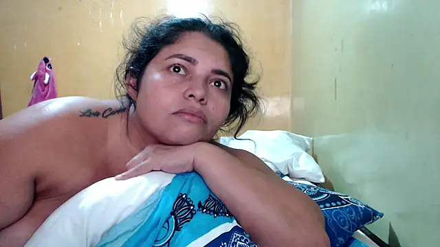 yulieth_bbw's cam snapshot