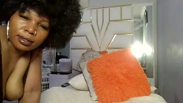 SexyyNana's cam snapshot