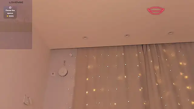 LoreeScialdone's cam snapshot