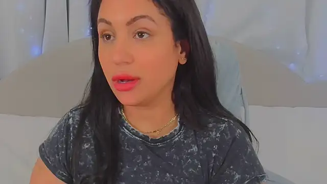 MeghanXO's cam snapshot