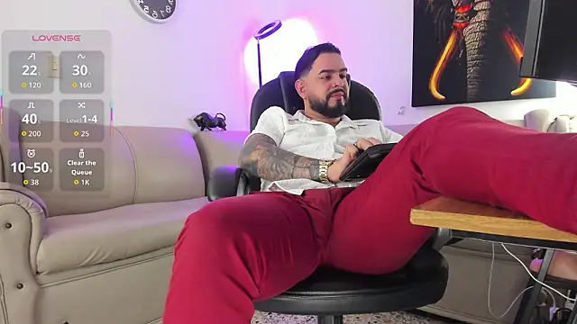 Ethan_Castellano live sex cam