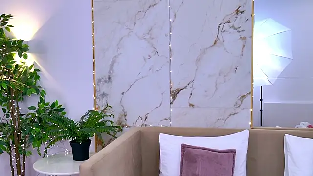 AmadaReine live sex cam