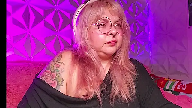 Satyn_doll live sex cam