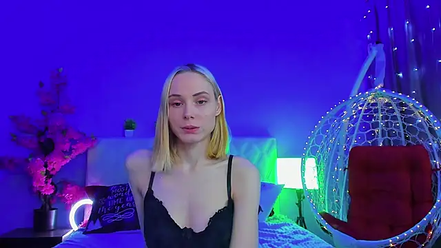 Gina_Gina_love's cam snapshot