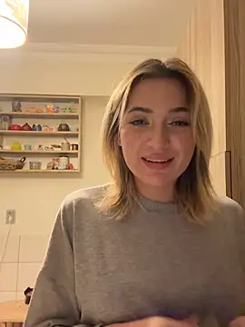 yaprakmericc live sex cam