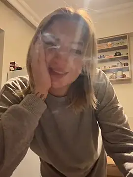 yaprakmericc live sex cam