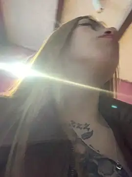 PrettyAshley_'s cam snapshot