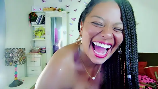 Naasha_ live sex cam