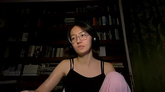 LinaClous live sex cam