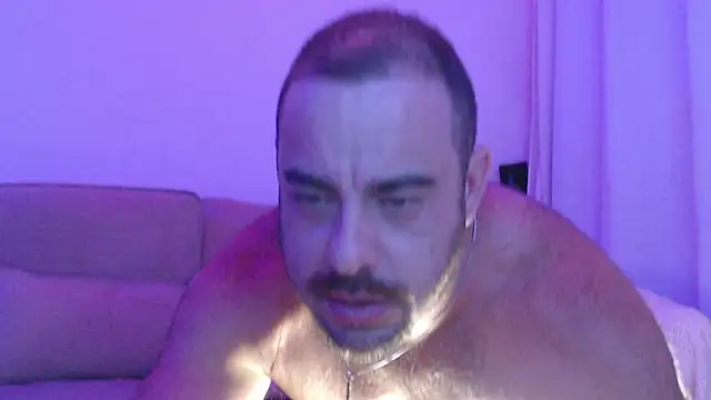 ItalianBrazilian's cam snapshot