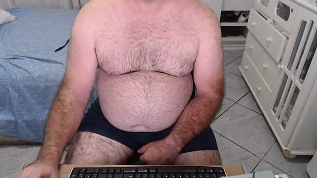 MysterBearMG live sex cam