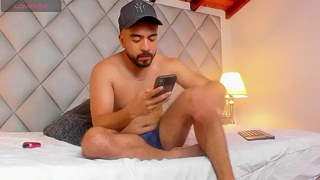 AaronVegaa's cam snapshot