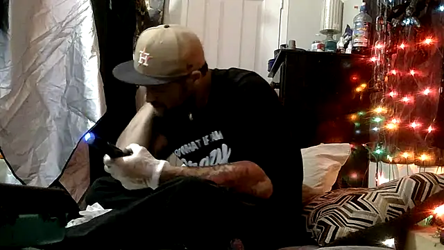 TheOneYouLove69's cam snapshot