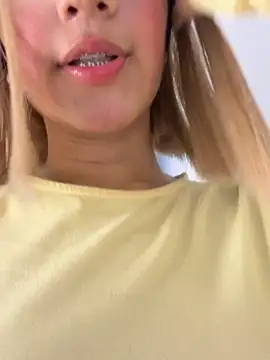 SweetBunnyGF's cam snapshot