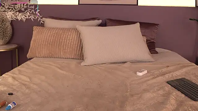 ElleDiane live sex cam