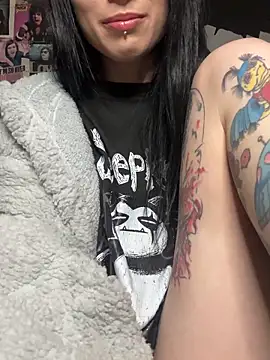 MissMidnightUK's cam snapshot